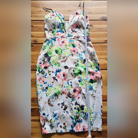 gLARE Multicolored Floral Plunging V Neck Dress - Picture 16 of 16